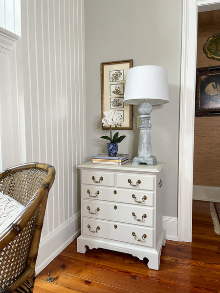 Get an expensive-looking lamp with this thrift store balustrade lamp makeover with paint and stain using this simple technique.